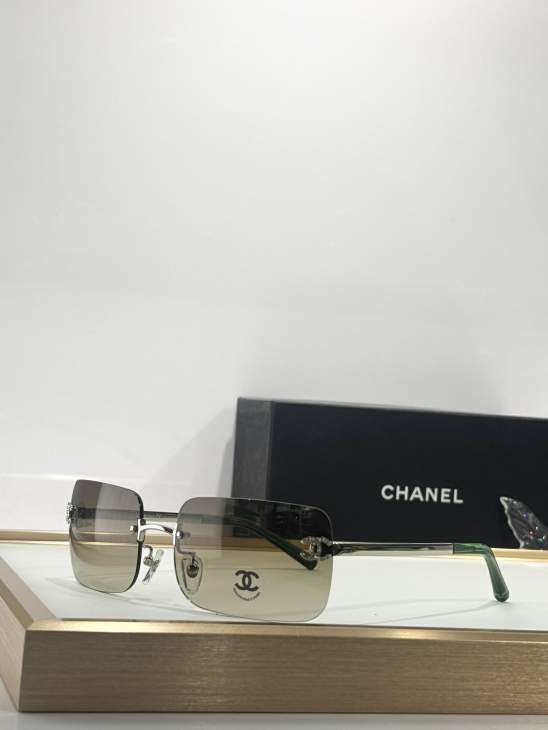 Picture of Chanel Sunglasses _SKUfw76990400fw